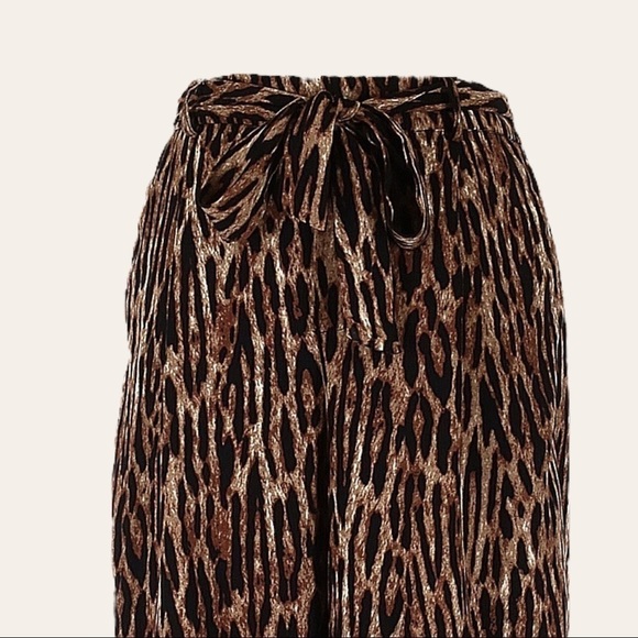 Tahari Tie Waist Wide Leg Crop Palazzo Leopard Print Pants Size XS NWT - Picture 3 of 10